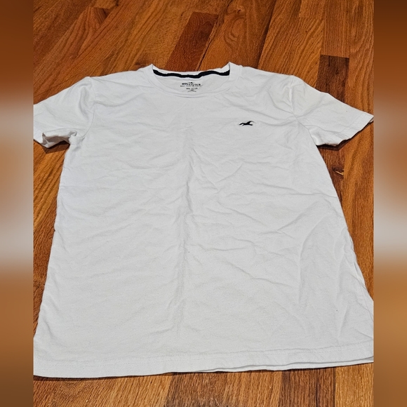 Hollister white tshirt - Picture 2 of 3